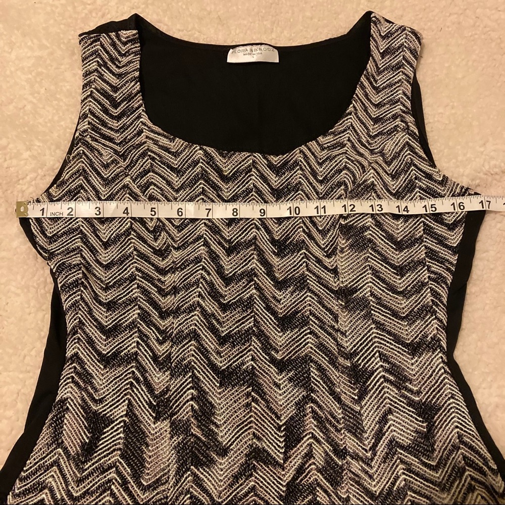 - Flora Nikrooz Textured Zigzag Patterned Blouse - image 5